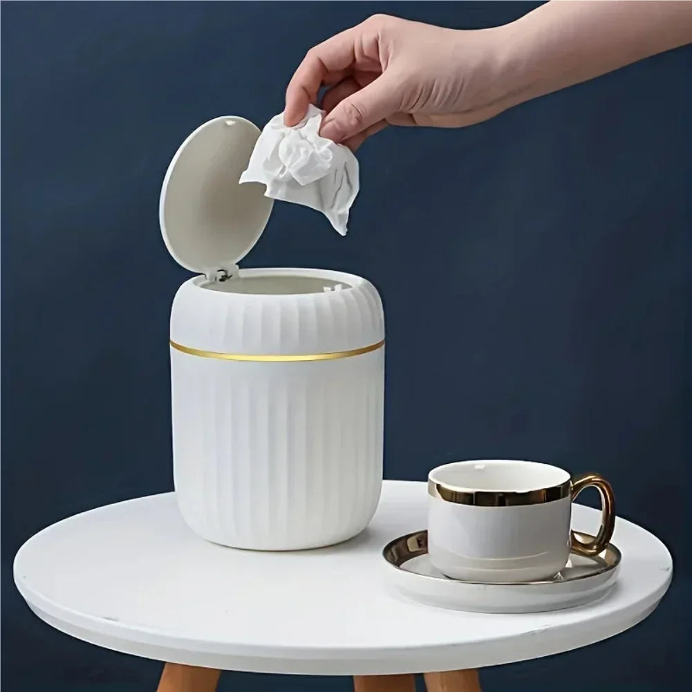 Sua Mini Lixeira de Mesa: organização e estilo no dia a dia!